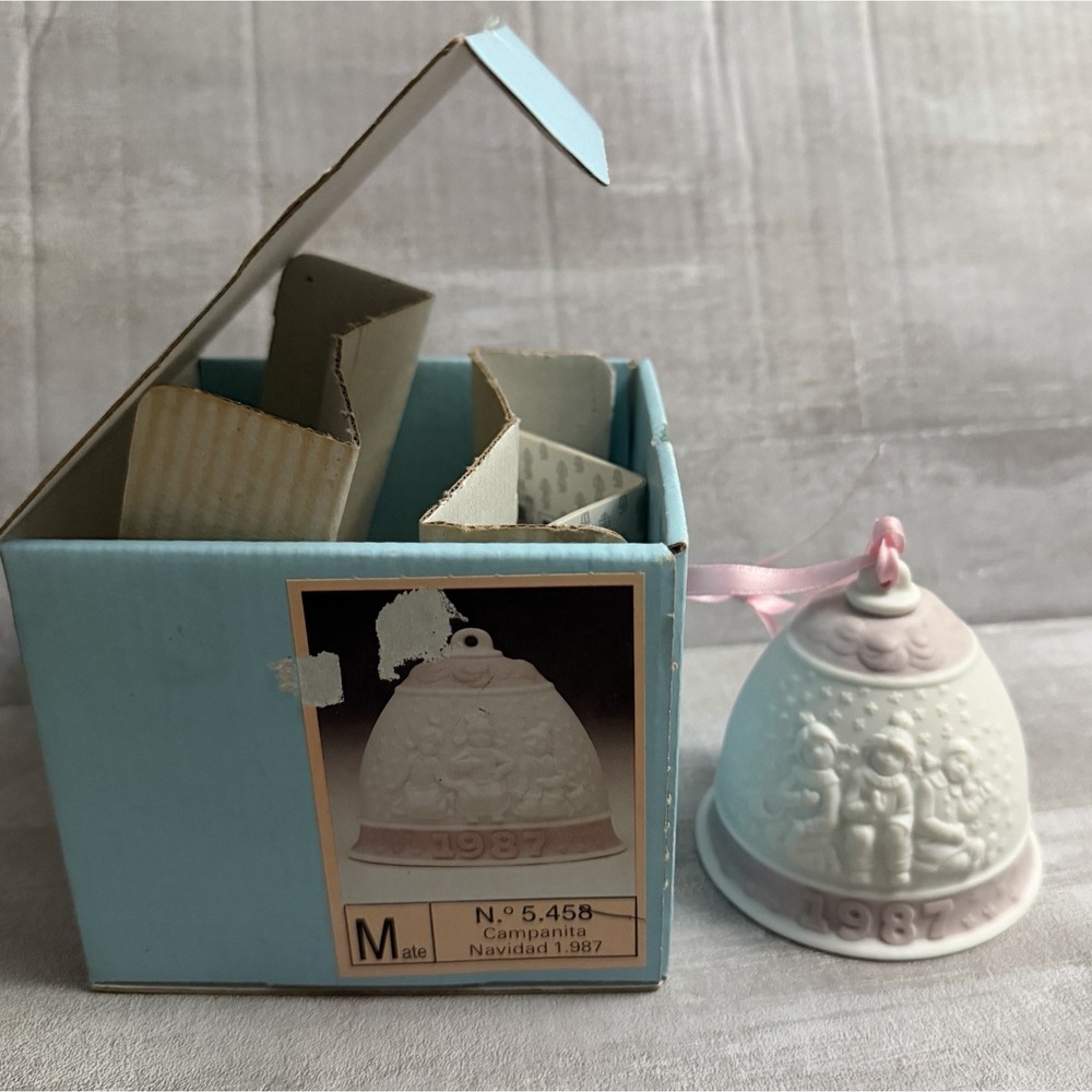 Vintage 1987 LLADRO 5458 Christmas Bell Ornament Campanita‎ Navidad Bisque Pink